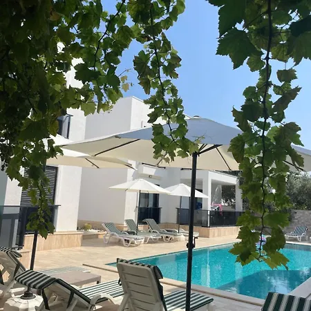 300m To 2 Bedroom Garden Floor Flat With Pool A1 - Yeni Dunya * Αλικαρνασσός
