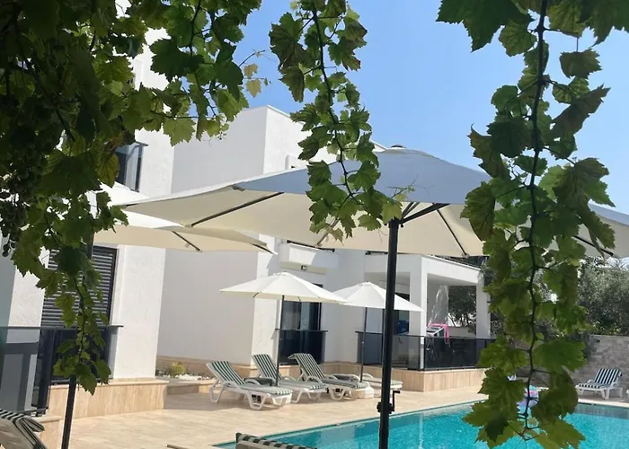 300m To 2 Bedroom Garden Floor Flat With Pool A1 - Yeni Duenya * Αλικαρνασσός