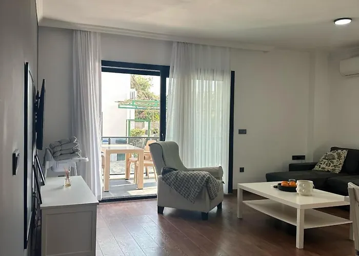 300m To 2 Bedroom Garden Floor Flat With Pool A1 - Yeni Dunya * Bodrum