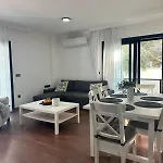 Apartman 300m To 2 Bedroom Garden Floor Flat With Pool A1 - Yeni Dunya Bodrum
