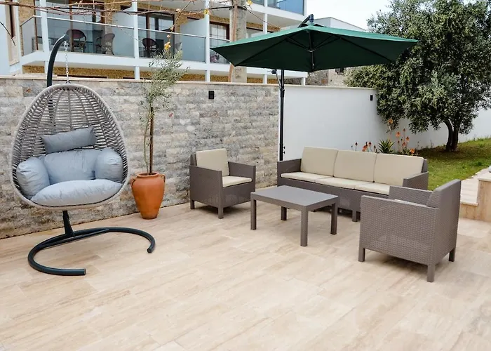 300m To 2 Bedroom Garden Floor Flat With Pool A1 - Yeni Duenya *