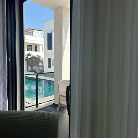 شقة 300m To 2 Bedroom Garden Floor Flat With Pool A1 - Yeni Dunya *